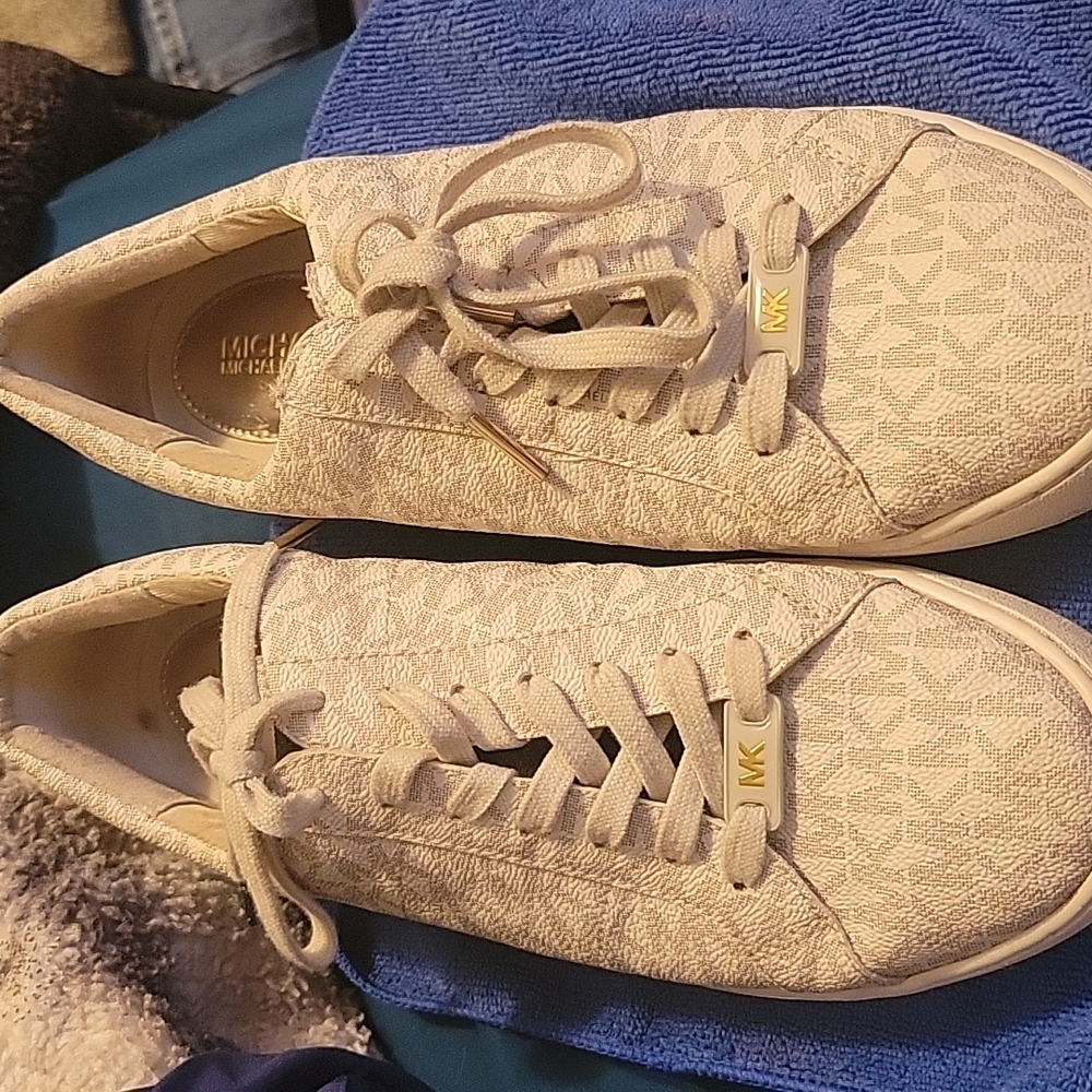Womens size 10 Michael Kors shoes